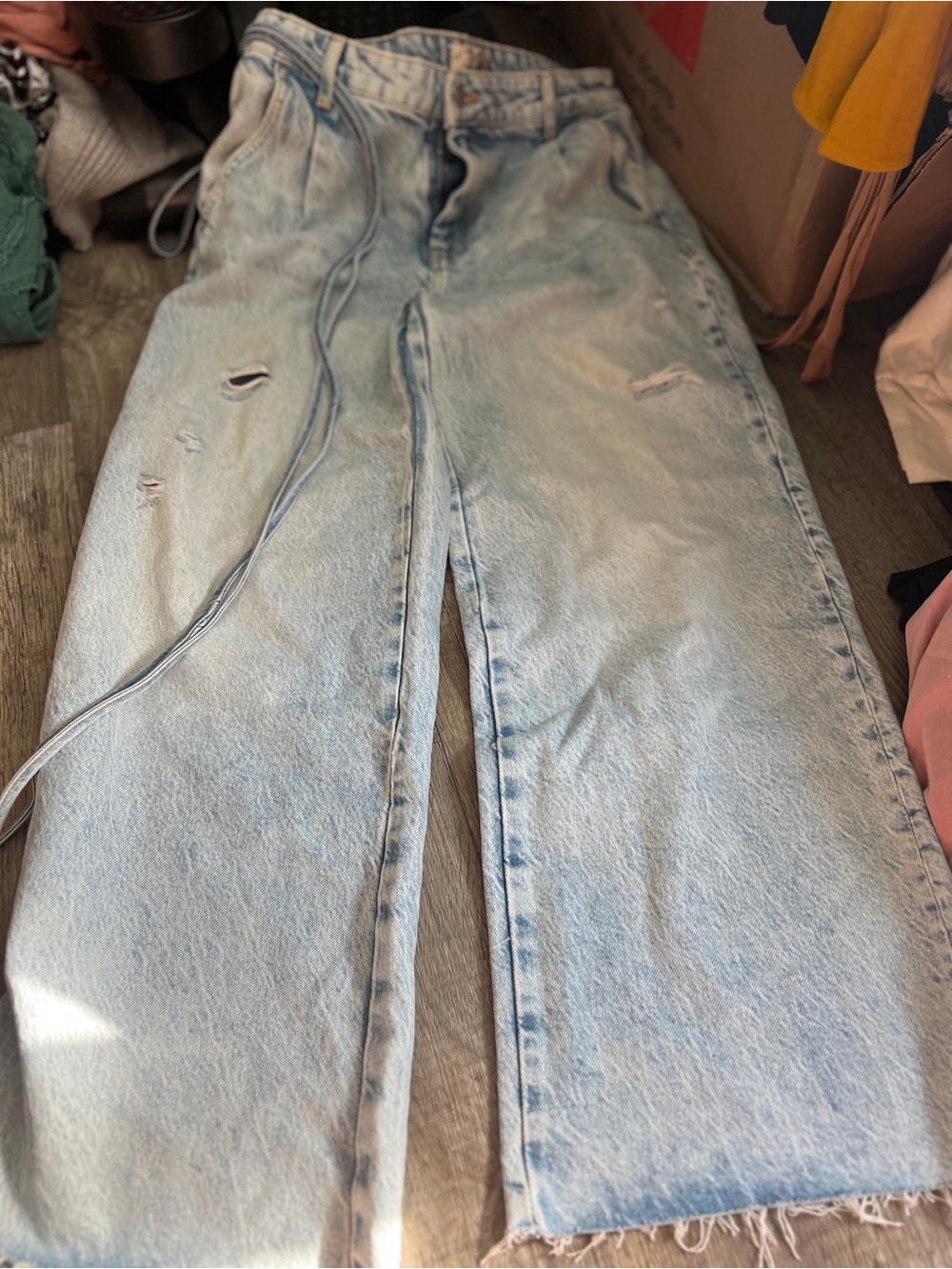 We The Free Kinsey Light Wash Distressed Wide Leg Cropped Jeans Size 28 acid - Picture 10 of 16